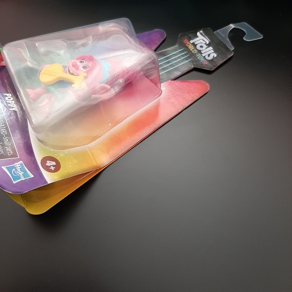 Trolls World Tour Poppy Mini Figure Doll 2.25" DreamWorks NIP - Picture 4 of 7